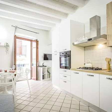 Sm Maison Marina